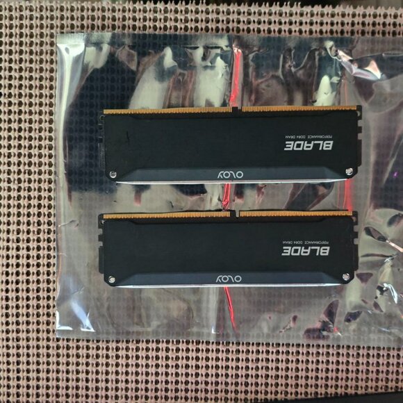 16GB OLOy DDR4 RAM (2x8GB) Black Hairline Blade 3200 MHz CL16 1.35V 288-Pin - Picture 2 of 2